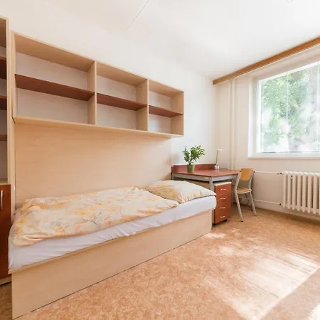 Vandrerhjem Gprooms - Pod Palackeho Vrchem *